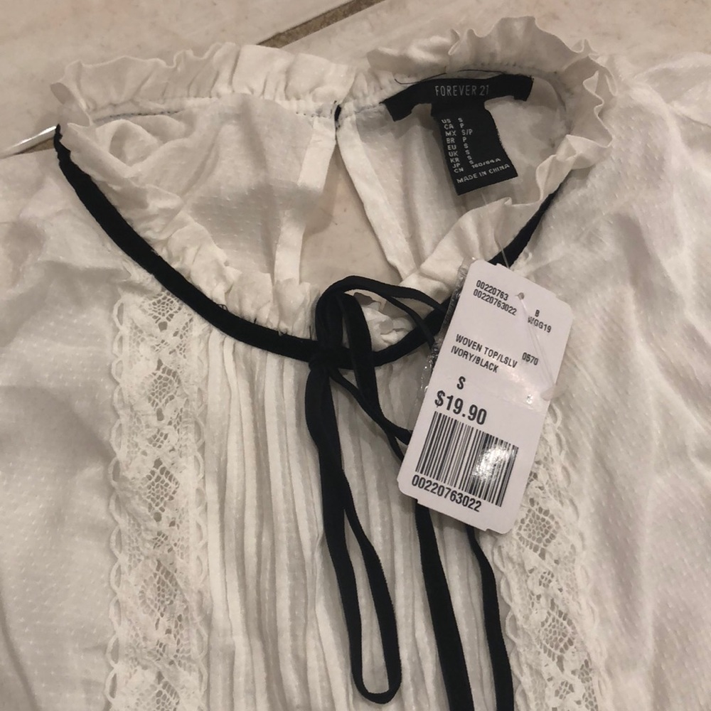 Outfit - Picture 3 of 6